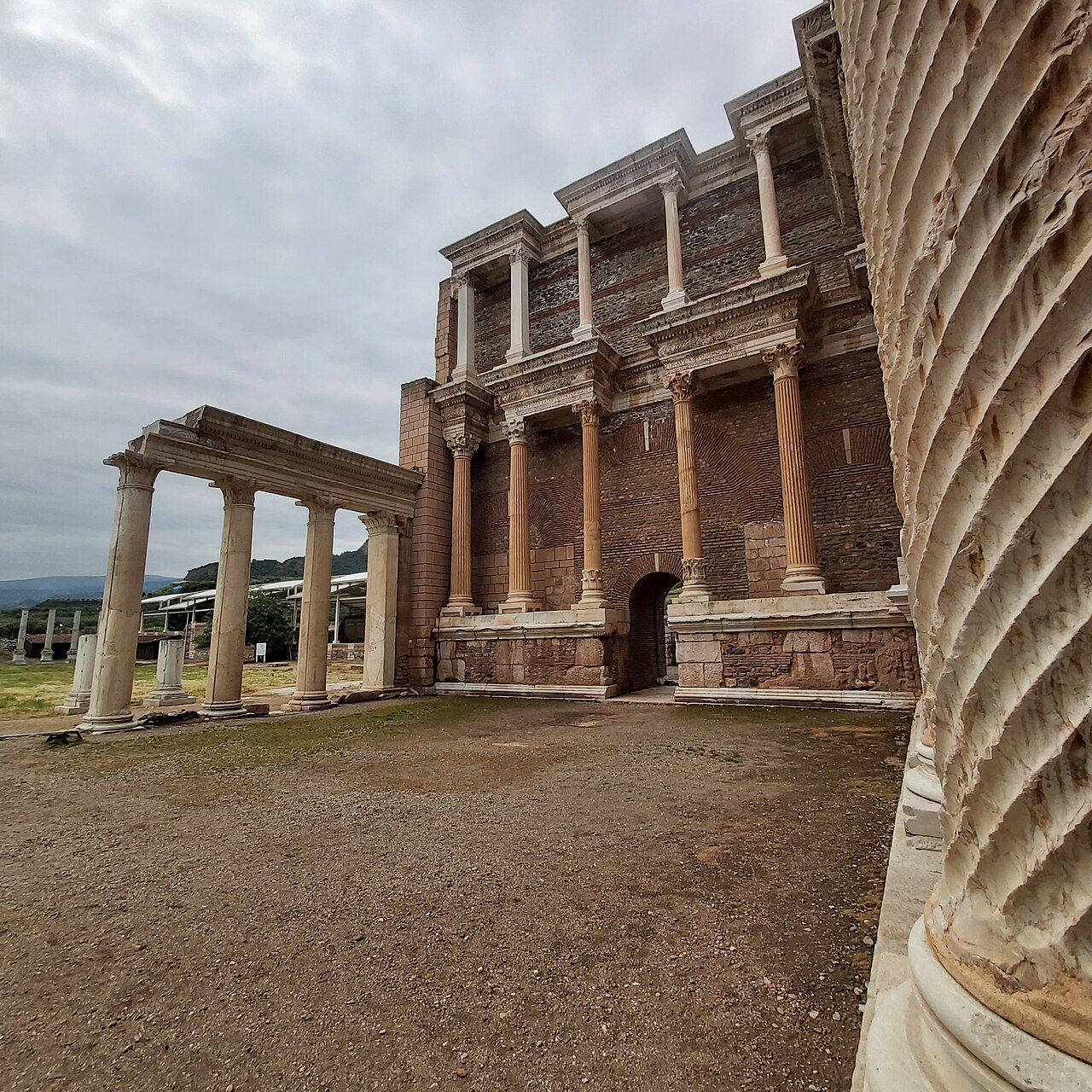 Sardis · Bath-gymnasium
